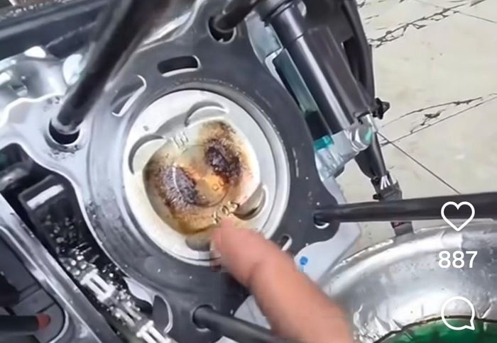 Kondisi mesin motor yang baru turun dari dealer