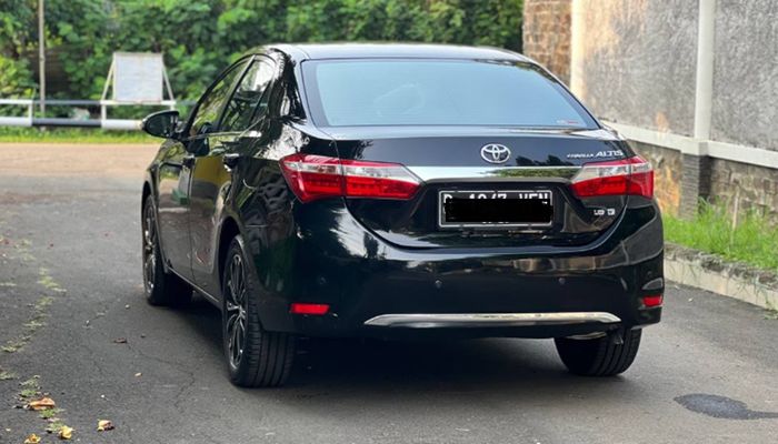 Toyota Corolla Altis 2015