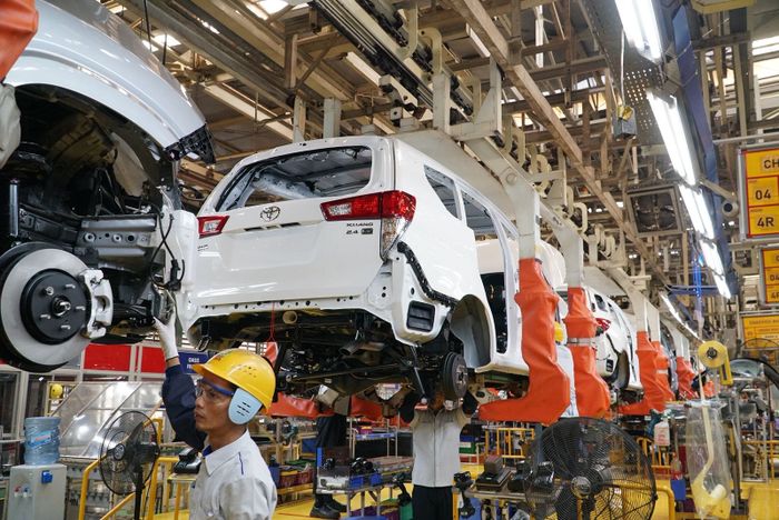 Unik Banget, Melihat Kijang Innova Reborn dan Zenix Dibikin Bareng