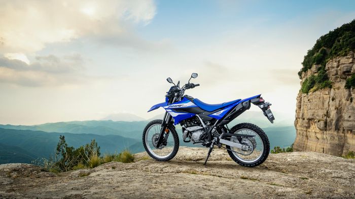 Bodi dan knalpot juga berubah dari desain WR155R sekarang