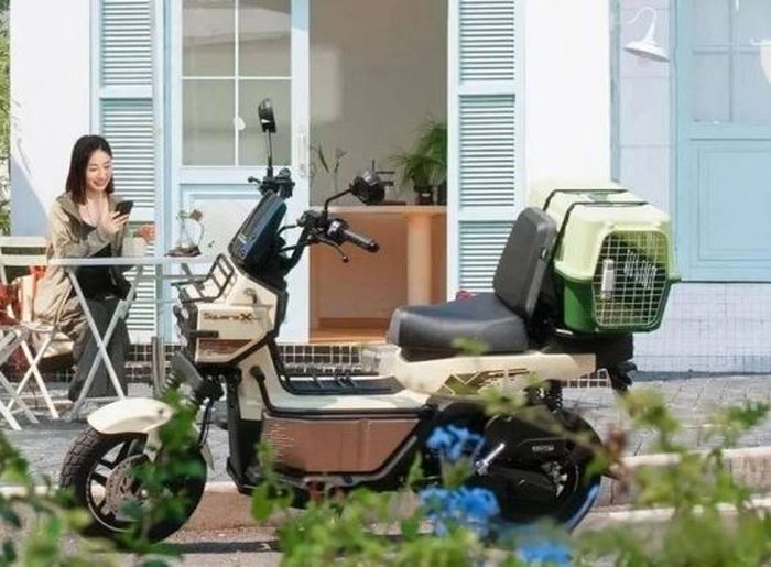 jok belakang Honda Square X125 bisa dilipat ke atas