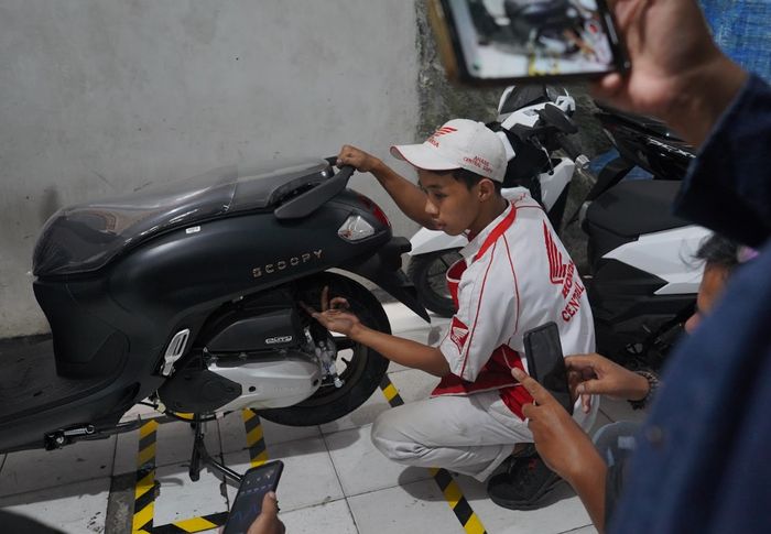 Proses PDI Honda Scoopy di dealer Central Sakti Kratonan Solo