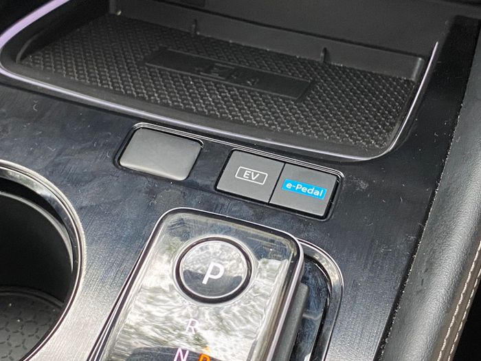 Tombol e-Pedal milik Nissan X-Trail e-POWER.