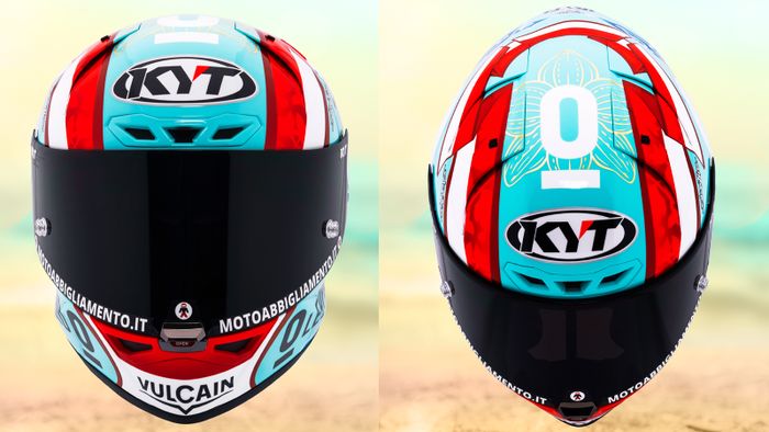 Unsur ikon budaya Indonesia juga dihadirkan di grafis helm