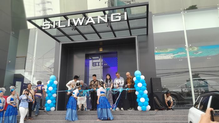 Jaecoo Indonesia resmi membuka dealer terbarunya, Jaecoo Siliwangi, yang berlokasi di Jl. Raya Narogong, Bojong Rawalumbu, Kota Bekasi, 