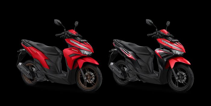 Vario 125 CBS ISS (kiri) dan CBS (kanan)