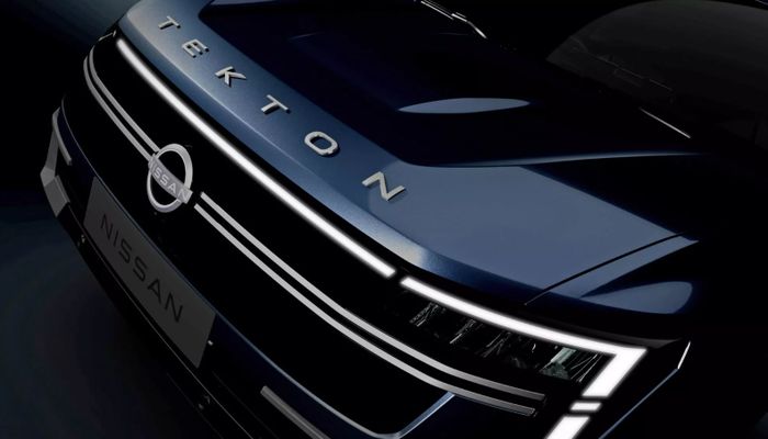 detail grille Nissan Tekton