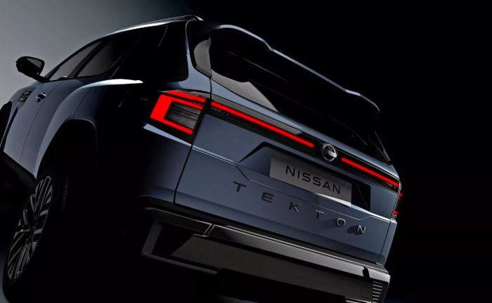 penampakan buritan Nissan Tekton