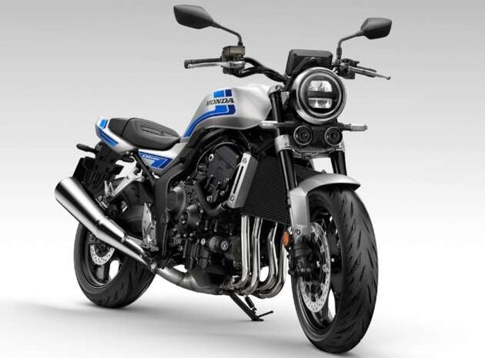 Honda CB1000F 2026 dengan pilihan  warna silver