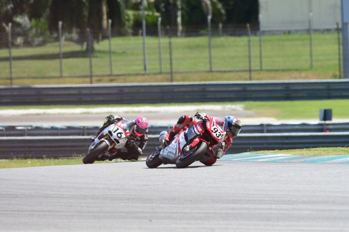 Fadillah Arbi Aditama, pembalap AHRT di ajang Asia Road Racing Championship (ARRC) 2025 seri kelima kelas AP250 