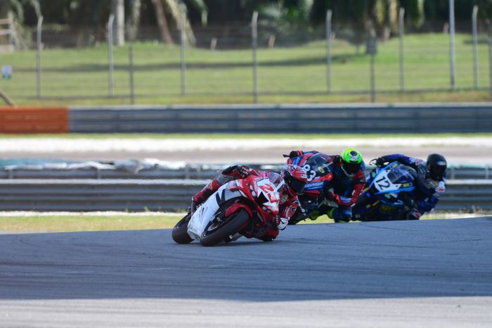 Pembalap AHRT, Andi Farid Izdihar di kelas Asian Superbike (ASB) 1000cc ARRC 2025 seri kelima di sirkuit Sepang, Malaysia