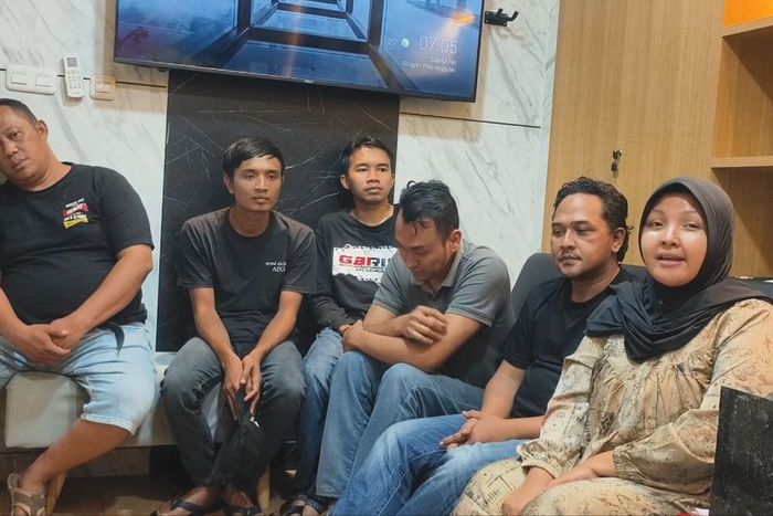 Para korban penyekapan dan penyiksaan di rumah Pondok Aren, Tangerang Selatan modus jual beli mobil bekas