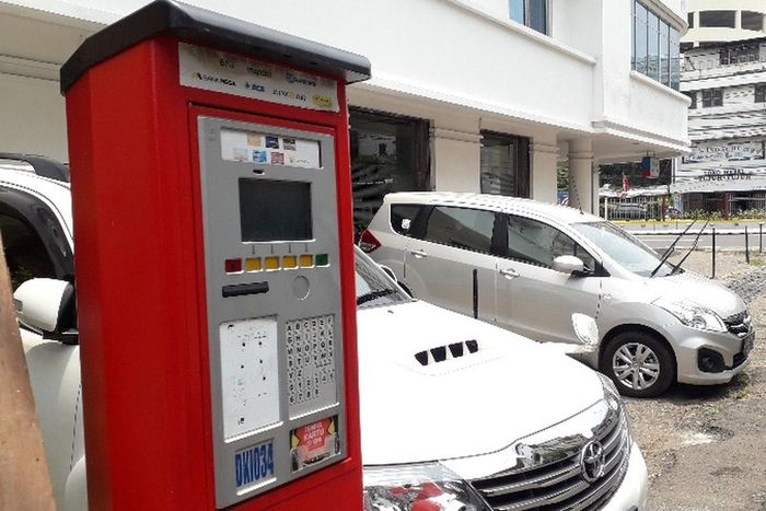 Mesin terminal parkir elektronik (TEP) di kawasan Jalan Gajah Mada, Jakarta Barat