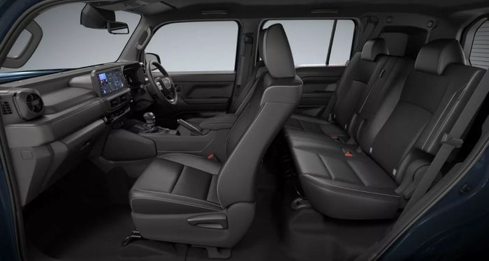 detail jok baris pertama dan kedua di Toyota Land Cruiser FJ