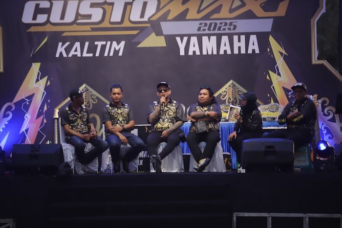 Sesi talkshow CUSTOMAXi 2025 Balikpapan 