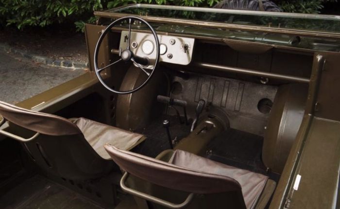 Interior sederhana dari Porsche 597 Jagdwagen