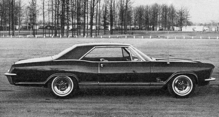 Personal Luxury Car pernah populer dengan mobil seperti Buick Riviera.