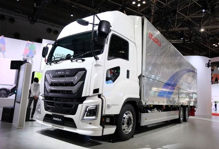 Isuzu GIGA generasi terbaru di Japan Mobility Show 2025