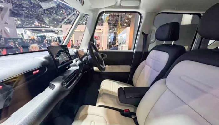 detail dasbor BYD Racco