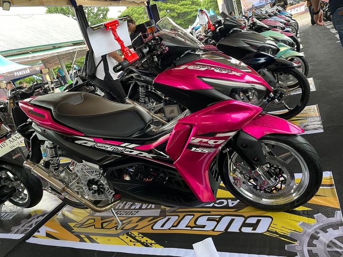 Deretan motor peserta CUSTOMAXi Aceh 