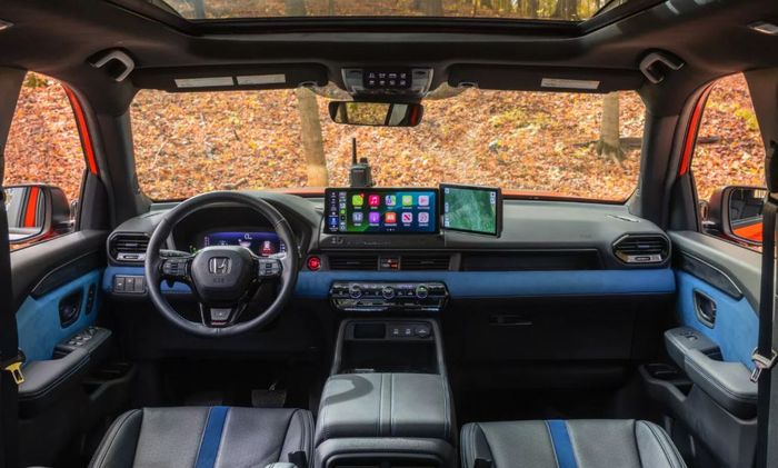 detail dasbor Honda Passport TrailSport HRC Concept