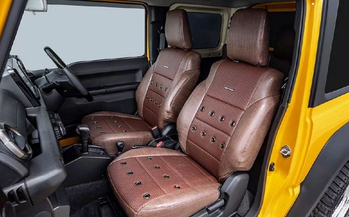 detail interior Suzuki Jimny CH:AMP