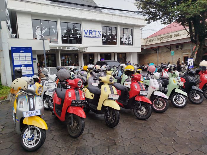 Deretan Yamaha Fazzio yang ikut memeriahkan city touring Fazzio Youth Festival Yogyakarta 2025