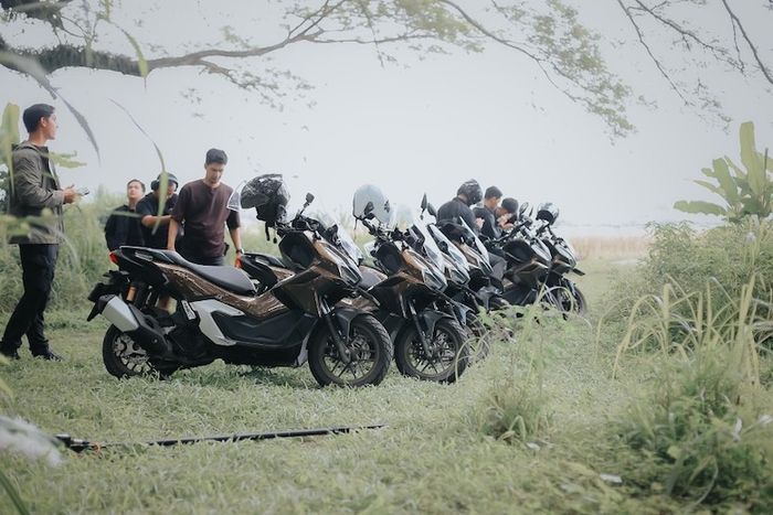 Deretan Honda ADV160 yang dipakai para peserta touring 