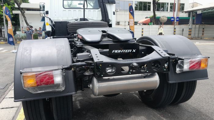 Bagian belakang Fighter X FM65F Tractor Head 4x2 