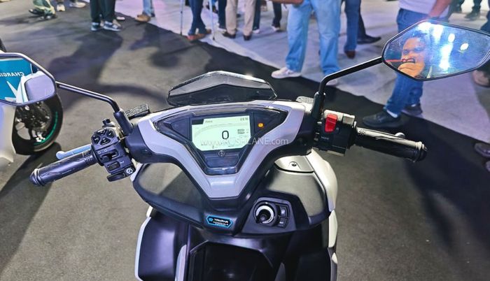 Panel instrumen layar TFT 5 inci