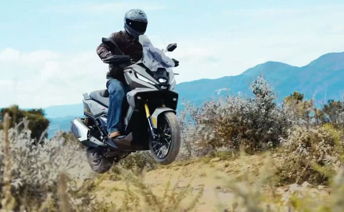 Voge SR450X cocok dipakai off-road ringan