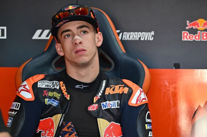 Pembalap Red Bull KTM, Pedro Acosta, pada sesi practice MotoGP Valencia 2025 di Sirkuit Ricardo Tormo, Jumat (14/11/2025).