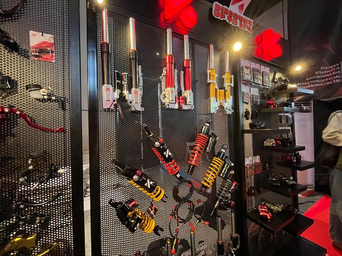 Selain perangkat pengereman, KYTA tawarkan beragam jenis sok