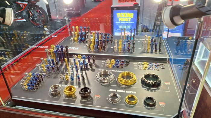 Bukan buat kaum mendang mending segin harga buat Titanium di motor 