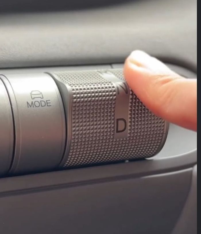 Persneleng atau speed selector BYD Atto 1 yang tinggal geser 