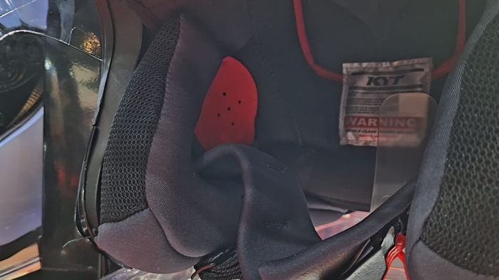 Dudukan speaker intercom di KYT Kyoto Ranger 2.0 