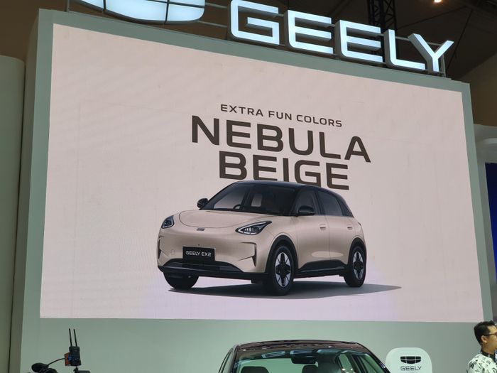 Warna Nebula Beige pada Geely EX2