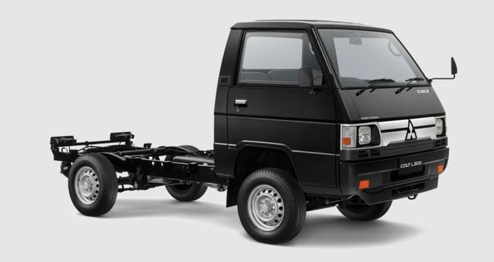 Tipe Cab Chassis alias tanpa bak harga lebih murah