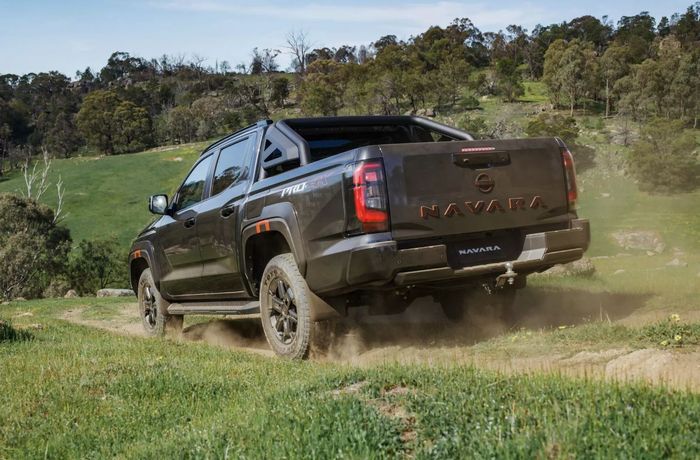bagian belakang Nissan Navara 2026