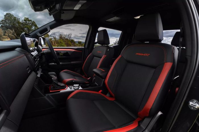 detail kabin Nissan Navara 2026