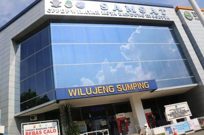 Kantor Samsat Soekarno-Hatta Kota Bandung, Jawa Barat.