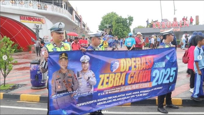 Operasi Zebra Candi 2025 yang digelar Polres Kebumen di kawasan alun-alun Pancasila, Kebumen