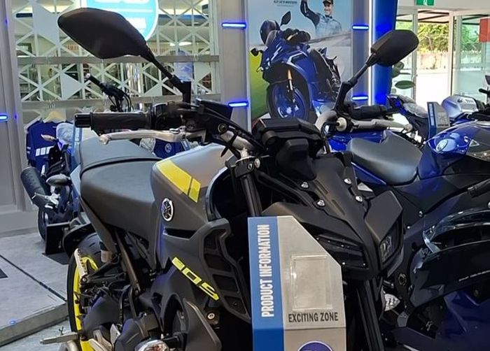 Yamaha MT-09 di Yamaha Flagship Shop Semarang