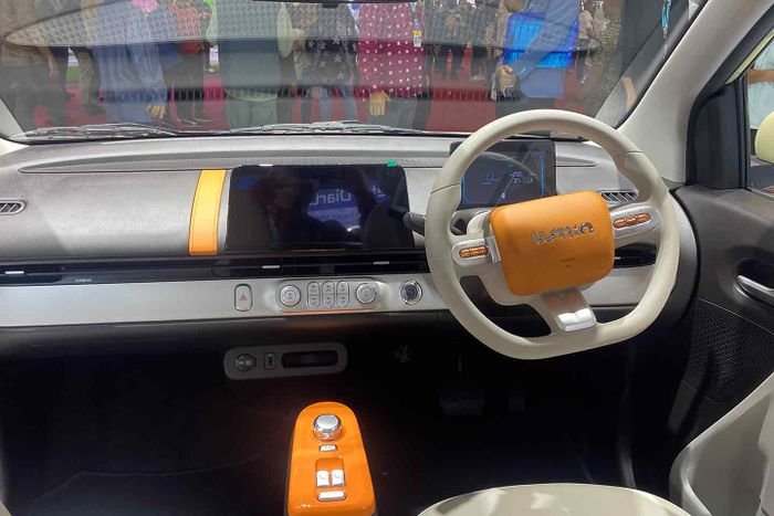 Interior Changan Lumin.