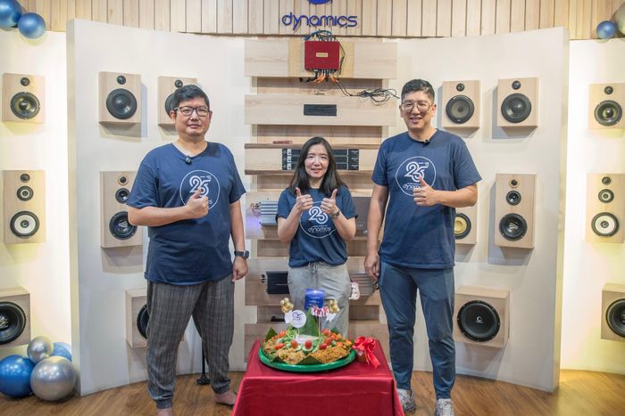 Generasi kedua Dynamics Autosound