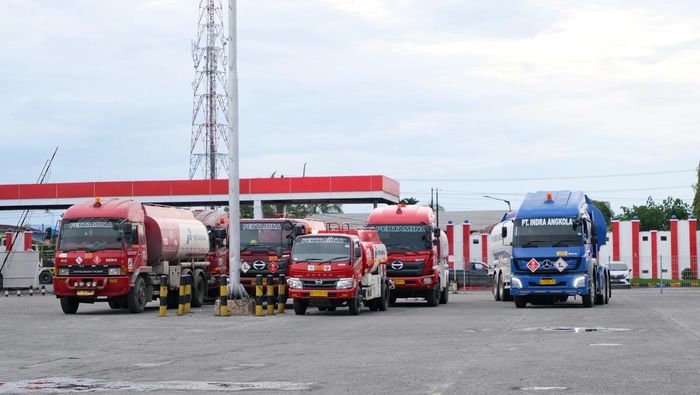 Penyaluran BBM dan LPG di masyarakat dipastikan Pertamina akan tetap berjalan di tengah bencana banjir dan longsor di beberapa titik