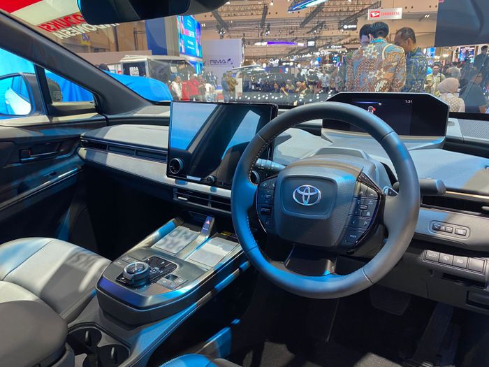 Interior Toyota bZ4X spek CKD.