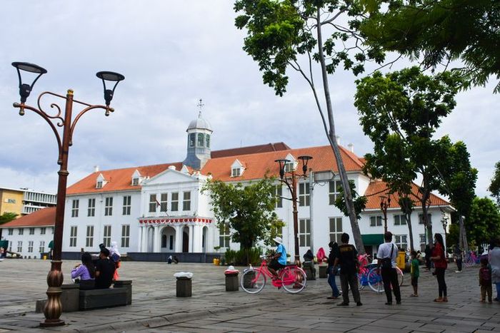 Inilah 5 rekomendasi wisata untuk liburan akhir tahun yang buka sampai malam, salah satunya museum Fatahillah di Kota Tua Jakarta.