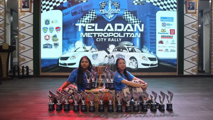 Deretan piala kemenangan Protect Surabaya Sidoarjo Rally Team (SSRT) di Kejurnas City Rally Final Round 2025 di Jakarta, (16/11/25)