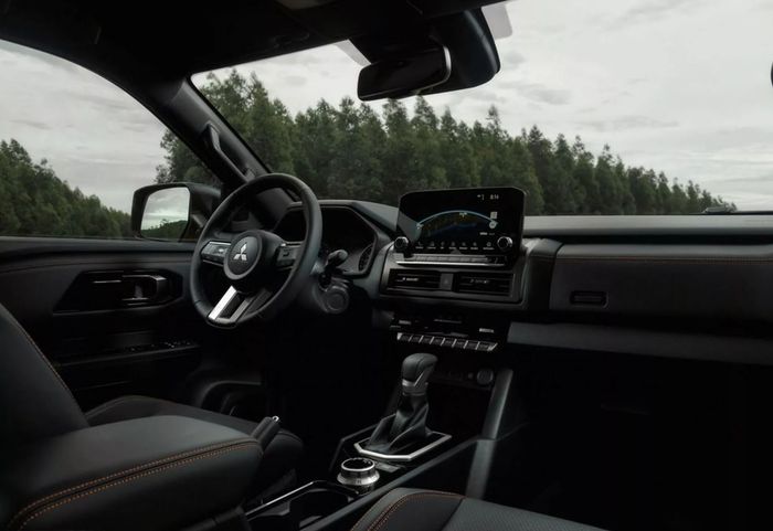 dasbor Mitsubishi Triton Savana